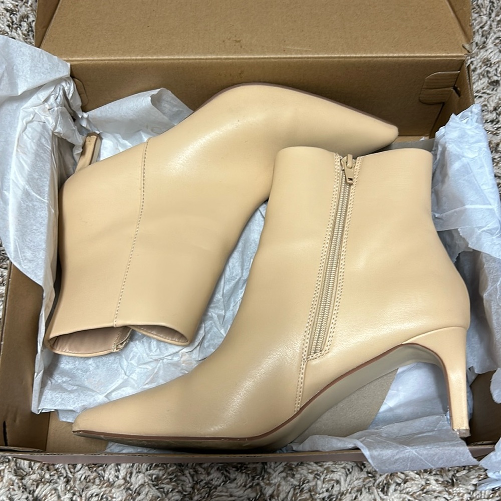 Just Fab booties 9